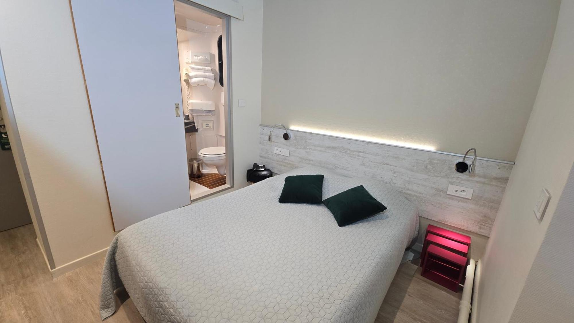 Logis Hotel & Restaurant Arcombelle Монтиньи-ле-Руа Экстерьер фото